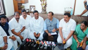 ఎల్బీనగర్ నుండి పెద్ద అంబర్ పేట వరకు నిర్మించే ఎలివేటెడ్ కారిడార్ పనులను పరిశీలించిన మంత్రి కోమటిరెడ్డి వెంకట్ రెడ్డి